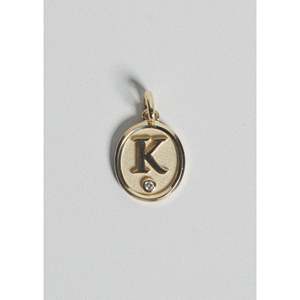 Collier pendentif Lettre d'amour en diamant avec chaîne gourmette, Breloques élégantes en diamant - Product Image 4