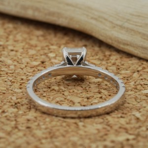 Bague en diamant de laboratoire en or de haute qualité 1 carat taille émeraude VVS2 E couleur IGI certifiée éthique durable fournisseur en gros - Product Image 6
