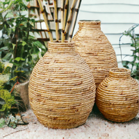 Vase à fleurs en jacinthe d'eau Artisanat fabriqué au Vietnam Matériau écologique pour la décoration intérieure Vente en gros