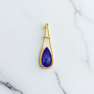 Pera azul Calcedonia piedra preciosa bisel trenzado encanto colgante-venta al por mayor chapado en oro DIY encantos colgante-10x16 MM piedra de pera - Product Image 1
