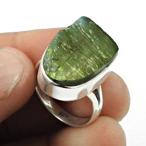 Pierre précieuse de labradorite brute Bague en forme de cabochon en argent sterling 925 Bijoux bohèmes faits à la main Fournisseurs de prix d'usine en gros - Product Image 2