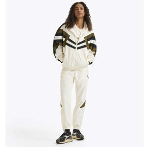 Vente en gros de vêtements d'entraînement avec logo personnalisé Ensemble de piste coupe-vent en nylon de haute qualité Survêtement coupe-vent de sport personnalisé imperméable - Product Image 4