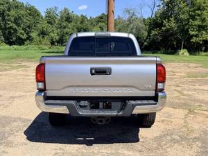 Toyota Tacoma SR5 V6 d'occasion à bas prix, modèle 2019, à vendre - Product Image 6