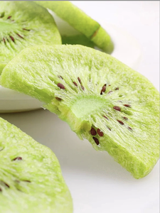 Chips de kiwi lyophilisés naturels, fabriqués à partir de kiwi mûr, pour la consommation en collation et la pâtisserie, origine Vietnam - Product Image 4