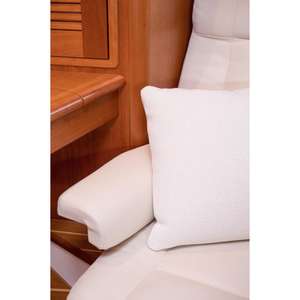 Lancha Motora Usada Mjm 53z 2020, Casco de Fibra de Vidrio, Motor a Gasolina, 10.5m - Product Image 2