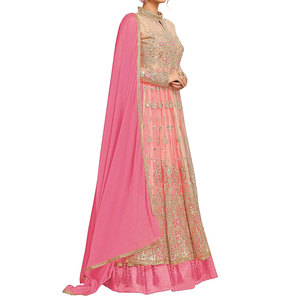 Salwar Kameez en soie pakistanaise entièrement brodée, sur mesure, prêt-à-porter, collection pour occasions spéciales - Product Image 3