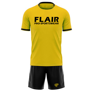 Kits de football rétro personnalisés uniformes de maillot de football pour enfants de haute qualité pour hommes ensembles de hauts à la mode Service OEM - Product Image 5