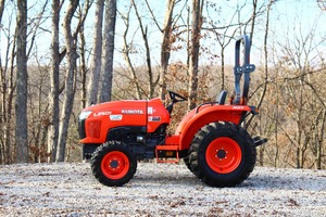 รถแทรกเตอร์คูโบต้า L2501 ขับเคลื่อน 4 ล้อ ระบบ HST ขนาดกะทัดรัด ขาย - Product Image 2