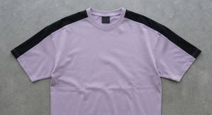 เสื้อยืดโอเวอร์ไซส์ผู้ชาย แขนสั้น คอวี แต่งสีตัดกัน สไตล์สตรีทแวร์ลำลอง - Product Image 2