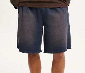 Pantalones cortos de hombre lavados Sunfade con cintura elástica y ajuste holgado de alta calidad con logotipo impreso personalizado, pantalones cortos con dobladillo inferior crudo para hombre - Product Image 3