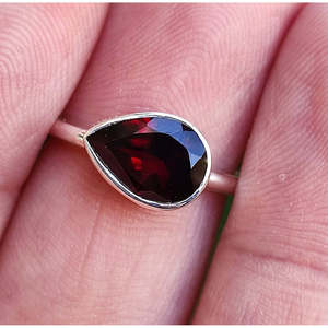 Handmade Women's Cute <b>Ring</b> Natural Red <b>Garnet</b> 925 Sterling <b>Silver</b> January Birthstone Gift Pear Shape - Product Image 3