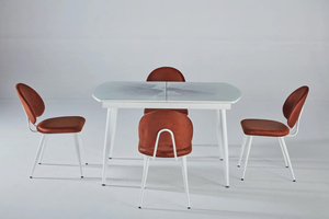 Juego de Mesa de Comedor Extensible Moderno con 4 Sillas de Terciopelo Naranja Oxidado, Patas de Metal Blancas, Muebles de Cocina de Lujo para el Hogar - Product Image 2