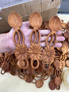 Cuchara de madera de alta calidad, artesanía hecha a mano a buen precio - Product Image 4