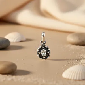 Colgante Solitario Vintage de Plata Tibetana con Cuarzo Engastado en Bisel, Amuleto Ovalado, Joyería Unisex para Regalo - Product Image 2