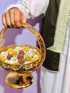 Plateau en métal artisanal pour le Ramadan, conçu pour présenter les en-cas de l'Iftar, les biscuits et les pâtisseries de manière élégante - Product Image 4