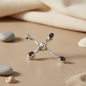 Colgante de Cruz de Plata con Baño de Rodio y Piedras Preciosas de Amatista para Joyería Femenina - Product Image 2