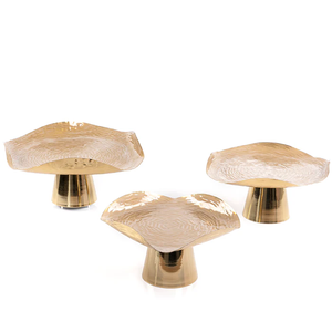 Présentoir à desserts décoratif nickelé fait à la main Set de 2 présentoirs à gâteaux pour mariage, anniversaire, fête. - Product Image 3