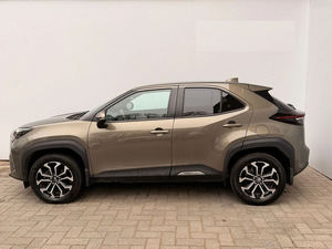 Meilleure Offre 2023 - SUV Hybride Compact Premium - Consommation de Carburant Exceptionnelle et Technologie de Pointe - Product Image 2
