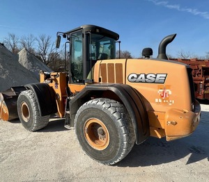 Cargador de ruedas Case 821F 2016: potencia fiable, hidráulica de precisión y alta productividad - Product Image 1