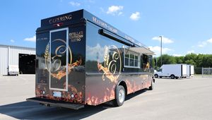 Camion mobile équipé Food Truck Nouveau design de remorques de vente de nourriture de cuisine en acier inoxydable pour restauration rapide BBQ Ice Cream - Product Image 2