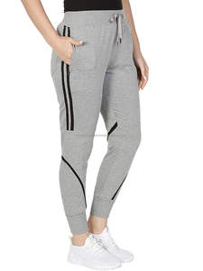 Pantalon de survêtement à séchage rapide personnalisé OEM pour femmes Conception de pantalon à plis latéraux; Broderie de jogging cargo à taille élastique durable - Product Image 2