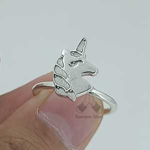Anillo de Plata Hecho a Mano con Unicornio, Chapado en Oro de 18K, Joyería con Incrustaciones, Anillo de Plata de Ley para Niños, Regalo Único y Mágico - Product Image 6