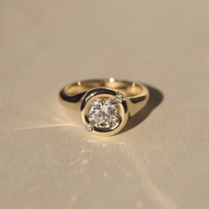 Lujo 18K oro amarillo corte redondo Moissanite diamante anillo de compromiso 1,50 Ctw F VS1 diseño personalizado proveedor directo - Product Image 1