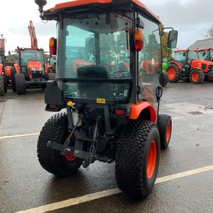 รถแทรกเตอร์4WD หัดเดินพร้อม45-90HP รถตัก B2-261ใหม่ Kubota - Product Image 5