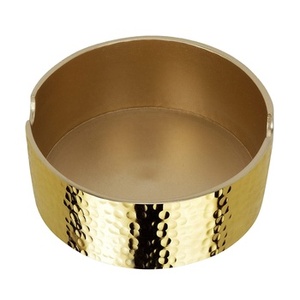 Cenicero redondo de metal martillado dorado con textura única de huellas dactilares, perfecto para el hogar, bares, restaurantes y accesorios de oficina - Product Image 1