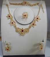 Parure de bijoux vintage plaqué or 24 carats de Dubaï, motif fleur de perle classique, pour anniversaires, comprenant collier, boucles d'oreilles, bracelets et broches, couleur cuivre