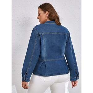 Giacca in denim con bottoni e peplum per donna taglie forti - Product Image 6