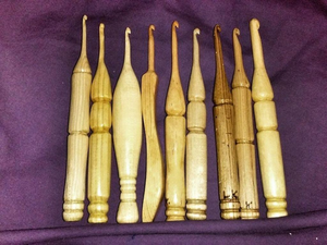 Crochet en bois artisanal, finition lisse, aiguille à tricoter en bois naturel pour fil et accessoires de couture DIY - Product Image 2