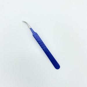 Pince à cils en acier inoxydable de précision à poignée diamantée au design personnalisé, couleur bleue russe pour la beauté - Product Image 4