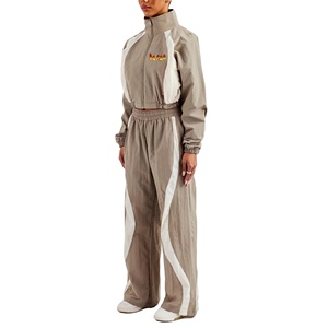 Conjunto personalizado de pantalones de chándal y sudadera con capucha y cremallera con lavado ácido para mujer, chándal con parche bordado desgastado y traje para correr - Product Image 1