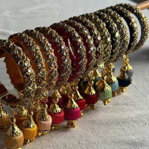 Fil de soie Kundan travail bracelets faveur de mariage indien Haldi Mehendi Sangeet bracelets Diwali Thanksgiving cadeau mariage à la mode - Product Image 1