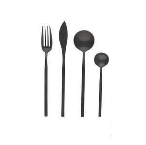 Ensemble de 4 couverts en acier inoxydable au Design contemporain, forgés à la main et polis miroir par Axiom Home Accents, Offre Spéciale - Product Image 6