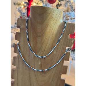 Collier Navajo en argent sterling et perles d'huîtres rouges/oranges pour occasions spéciales - Product Image 2