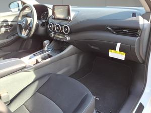 Sonido del motor del Nissan Sentra SV FWD Sedán 2025 con transmisión CVT, 149 HP, 2L I4 - Product Image 4