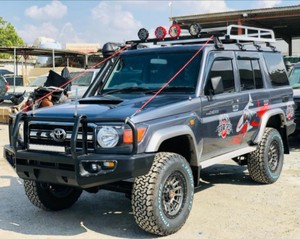 Coche usado Toyota LandCruiser Hard Top con volante a la derecha, nuevo coche usado - Product Image 3