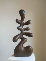Sculptures en bois personnalisées pour les centres de table du salon avec une touche minimaliste et un style contemporain