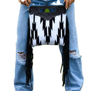 ช่างฝีมือ Boho น้ำหนักเบาสำหรับเดินทางฤดูหนาวกระเป๋าสะพายไหล่ขนสัตว์และหนังวัวทอมือพร้อมซิปด้านข้างพิมพ์ลายสัตว์สายรัดเครื่องมือ - Product Image 1