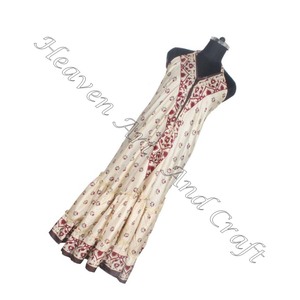 Fabricant et exportateur de robe en soie sari indienne recyclée Fabricant et exportateur de robe en soie sari vintage pour femmes - Product Image 1