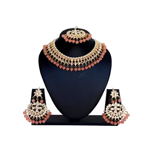 Exquisito Conjunto de Joyería Nupcial India, Impresionante Collar Choker Chapado en Oro Kundan con Perlas Rosas y Circonitas para Bodas - Product Image 1