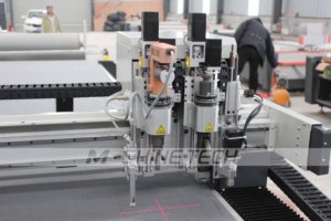 Machine de gravure CNC pour le travail du bois Jinan M-shine avec changeur d'outils automatique linéaire 1640, routeur CNC ATC pour le bois - Product Image 2