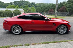 BMW M4 Coupé 2021 con Faros LED, Ruedas R19, Transmisión Automática y Asientos de Cuero - Product Image 5