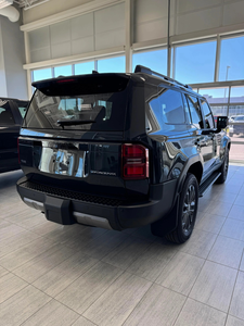 รถอเนกประสงค์ขนาดใหญ่ ขับเคลื่อน 4 ล้อ ปี 2024 สำหรับขับขี่ออฟโรด ประสิทธิภาพสูง พร้อมใช้งาน นำเข้าจากญี่ปุ่น - Product Image 3