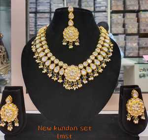 ENSEMBLE DE BIJOUX INDIENS TRADITIONNELS ET À LA MODE EN CUIVRE ENSEMBLE DE BIJOUX DE MARIAGE POUR FEMMES BOUCLES D'OREILLES ET COLLIER - Product Image 2