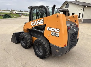 Chargeuse compacte sur pneus CASE SR210 haute puissance 4x4, chargeuse diesel compacte pour travaux de construction et agricoles - Product Image 6