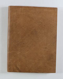 Diario de cuero Bufalo TC encuadernado duro con diseño en relieve que tiene 48 hojas/96 páginas de papel hecho a mano de algodón reciclado - Product Image 3