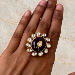 Vêtement traditionnel glamour avec pierres Look plaqué or Bague élégante pour mariages fêtes fiançailles porter pour femmes et filles - Product Image 1